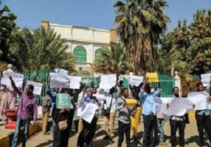 محکومیت دیدار البرهان و نتانیاهو در تظاهرات سودانی‌ها