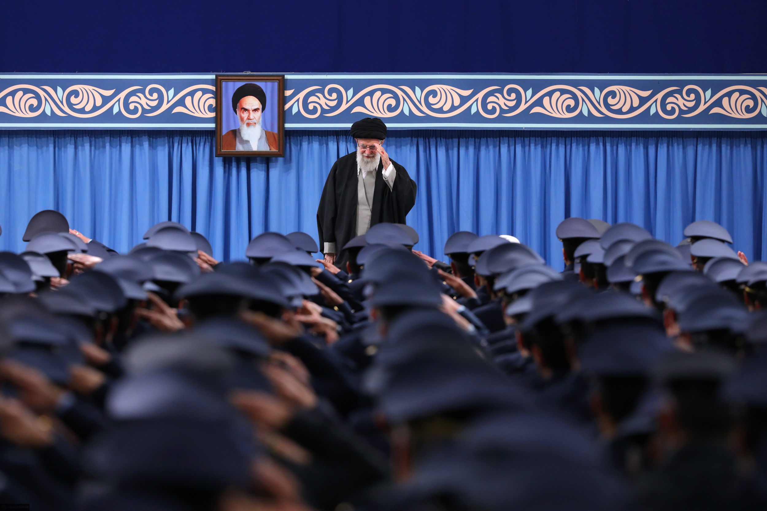 دیدار فرماندهان و کارکنان نیروی هوایی ارتش با فرمانده کل قوا