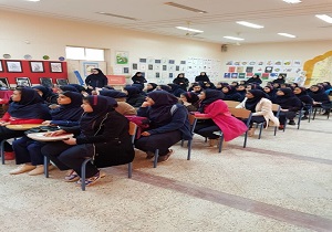 بازدید دانش آموزان پایه نهم از هنرستان‌های اهواز