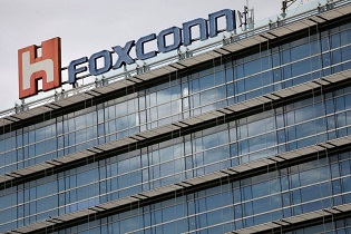 شرکت Foxconn دست به تولید ماسک می&lrm;&zwnj;زند