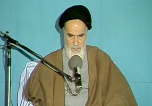 امام خمینی (ره): دشمنان از اسلام سیلی خورده&zwnj;اند + فیلم