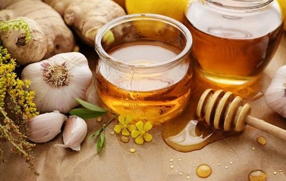 درمان بیماری&zwnj;ها با سیر و عسل