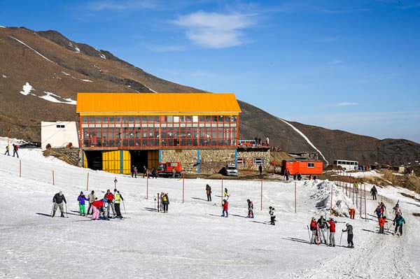 از رخوت روزهای زمستانی فرار کنیم.