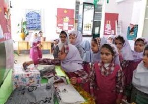 دانش آموزان لرستانی سیل مهربانی خود را روانه  سیستان و بلوچستان می کنند