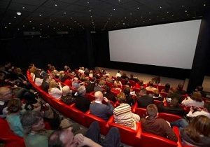 نمایش شنای پروانه در سینما هلال اهواز