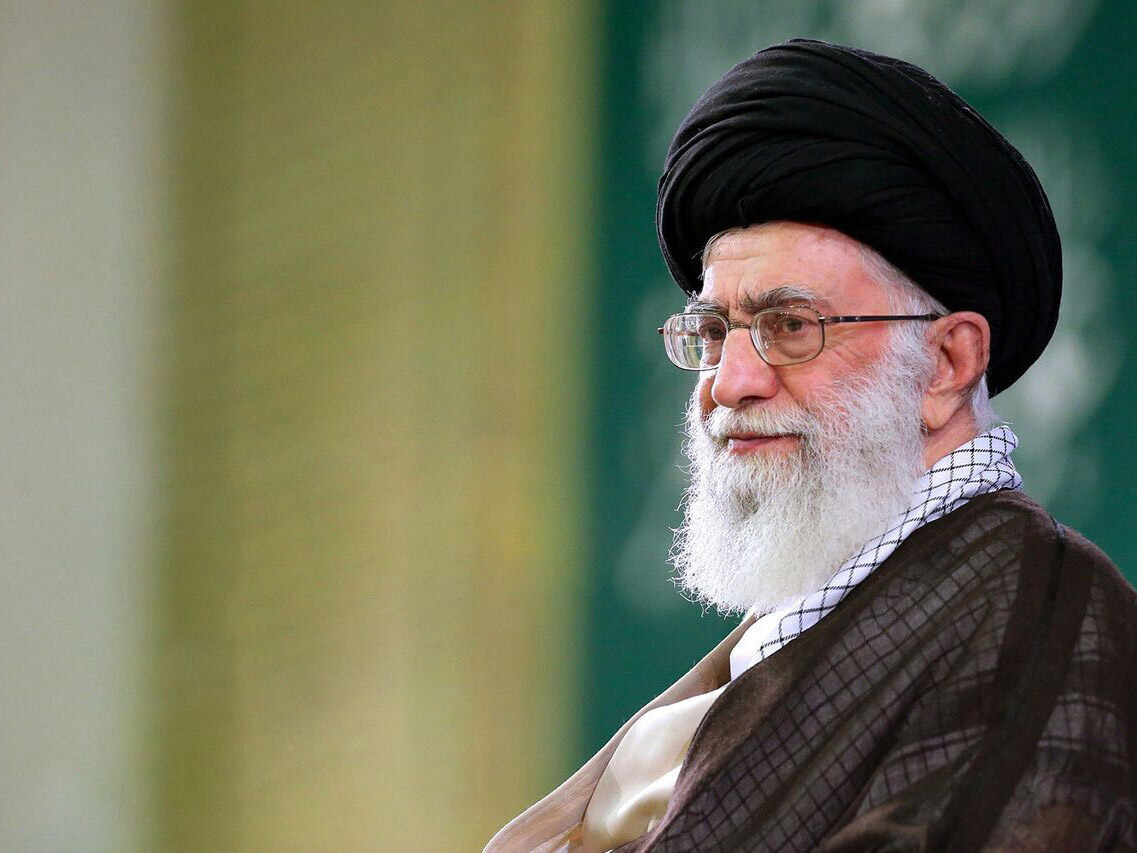 رهبر انقلاب: چهلم سردار سلیمانی انگیزه مضاعف مردم برای حضور در ۲۲ بهمن امسال است + فیلم