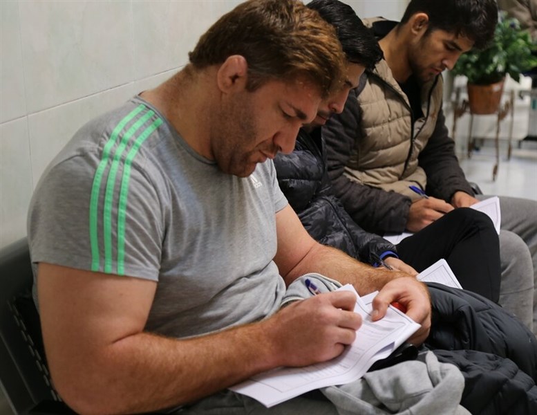 معاینات تخصصی آزاد و فرنگی کاران در فدراسیون پزشکی ورزشی+ تصاویر