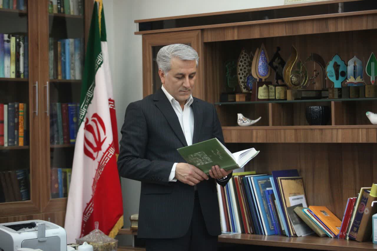 نصب المان پایتختی کتاب ایران در شیراز