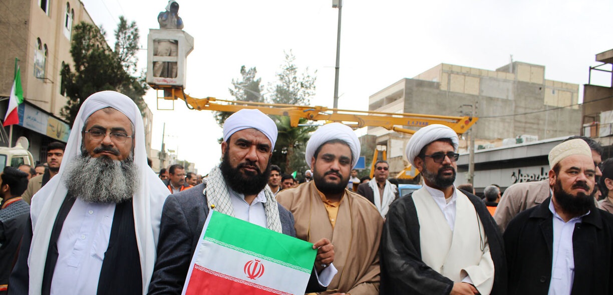 شرکت در راهپیمایی ٢٢ بهمن تکلیف ملی است