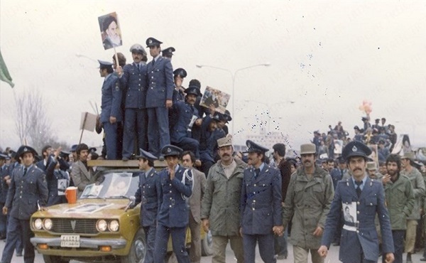 &laquo;ارتش و انقلاب&raquo;؛ چگونه آخرین سنگر شاه برای حفظ سلطنت فروپاشید؟
