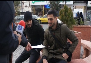 واکنش مردم به دریافت یک کارت دعوت جالب + فیلم