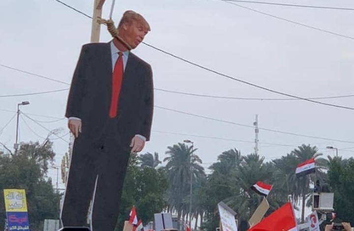آدمک ترامپ در بغداد به دار آویخته شد+ تصاویر