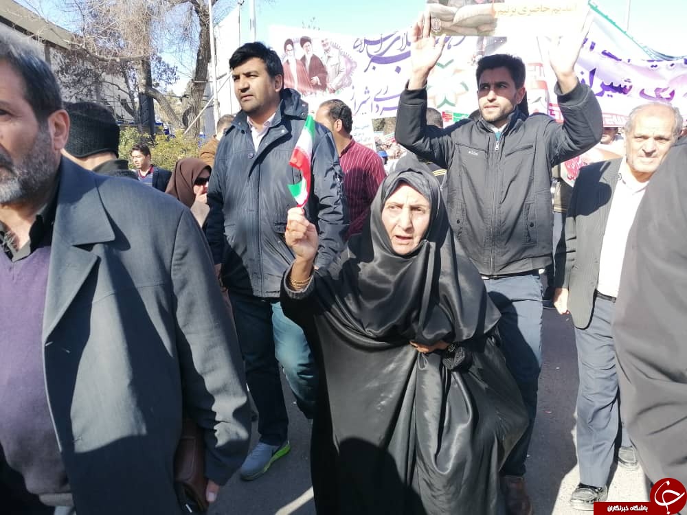 فارس به پاس پیروزی انقلاب در ۲۲ بهمن و به یاد سردار دل&zwnj;ها به پا خواست