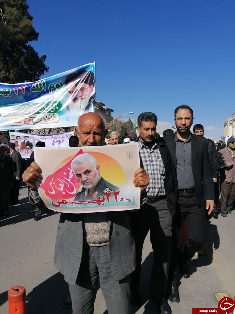 فارس به پاس پیروزی انقلاب در ۲۲ بهمن و به یاد سردار دل&zwnj;ها به پا خواست + تصاویر