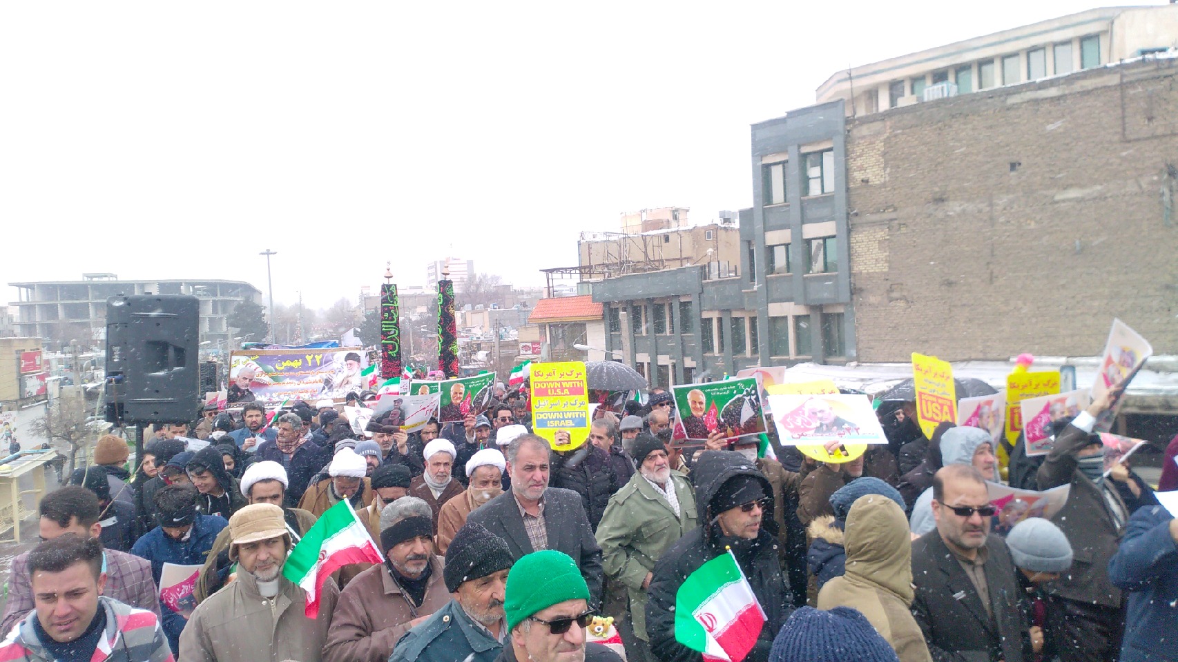 قیام مردم استان مرکزی به احترام انقلاب در راهپیمایی یوم الله ۲۲ بهمن ۹۸