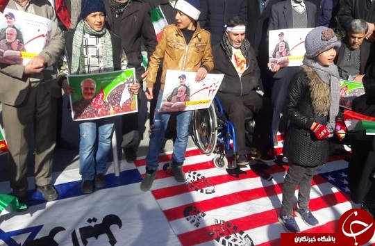 عکس و حاشیههای راهپیمایی ۲۲ بهمن در شهرکرد عکس و حاشیههای راهپیمایی ۲۲ بهمن در شهرکرد