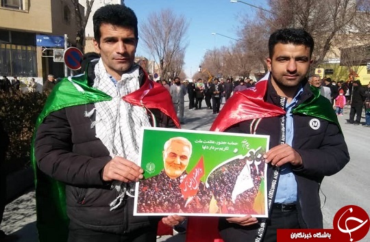 عکس و حاشیههای راهپیمایی ۲۲ بهمن در شهرکرد عکس و حاشیههای راهپیمایی ۲۲ بهمن در شهرکرد