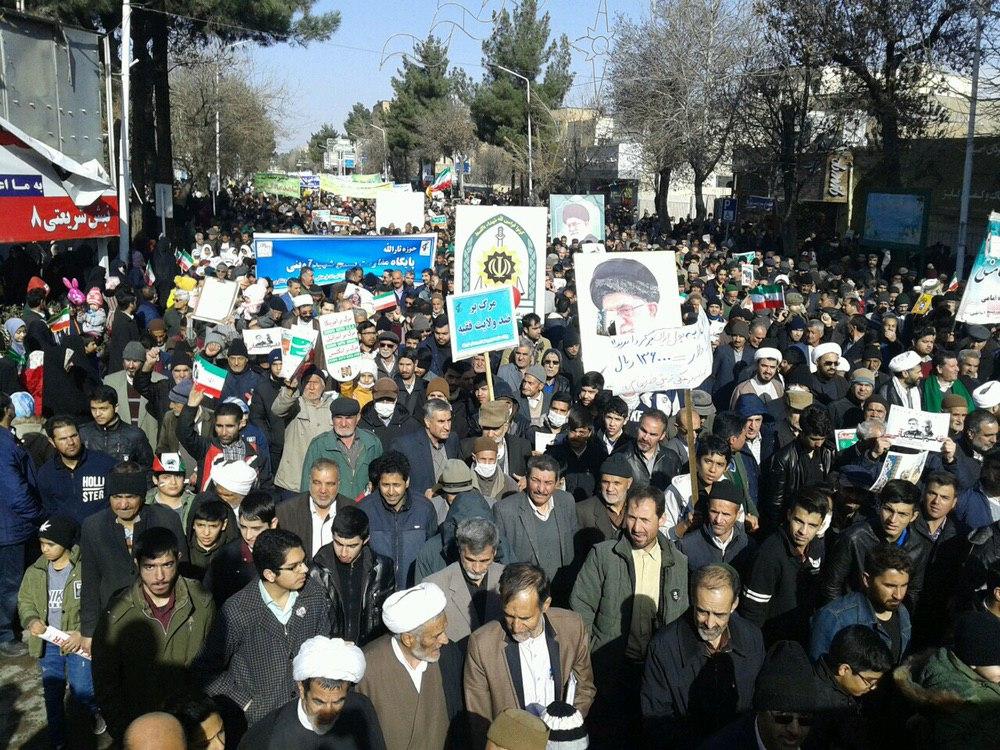 قابی از فیلم&zwnj;ها و عکس&zwnj;های راهپیمایی ۲۲ بهمن امروز در مشهد