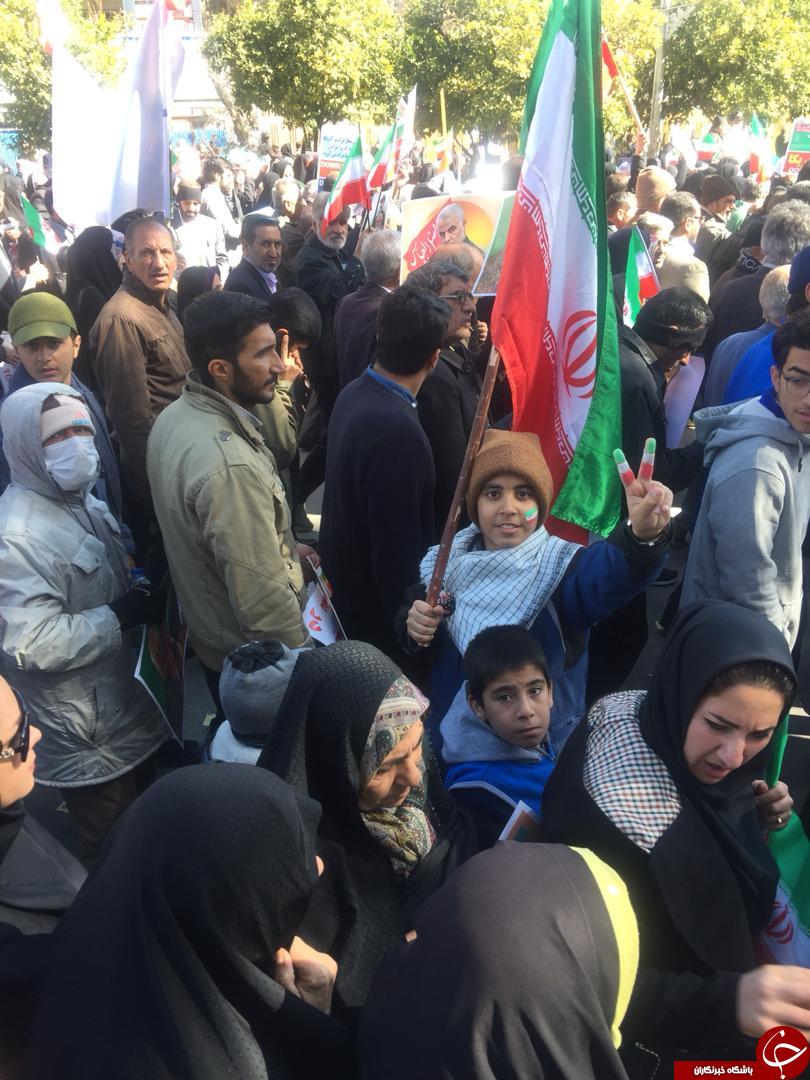 فارس به پاس پیروزی انقلاب در ۲۲ بهمن و به یاد سردار دل&zwnj;ها به پا خواست + تصاویر