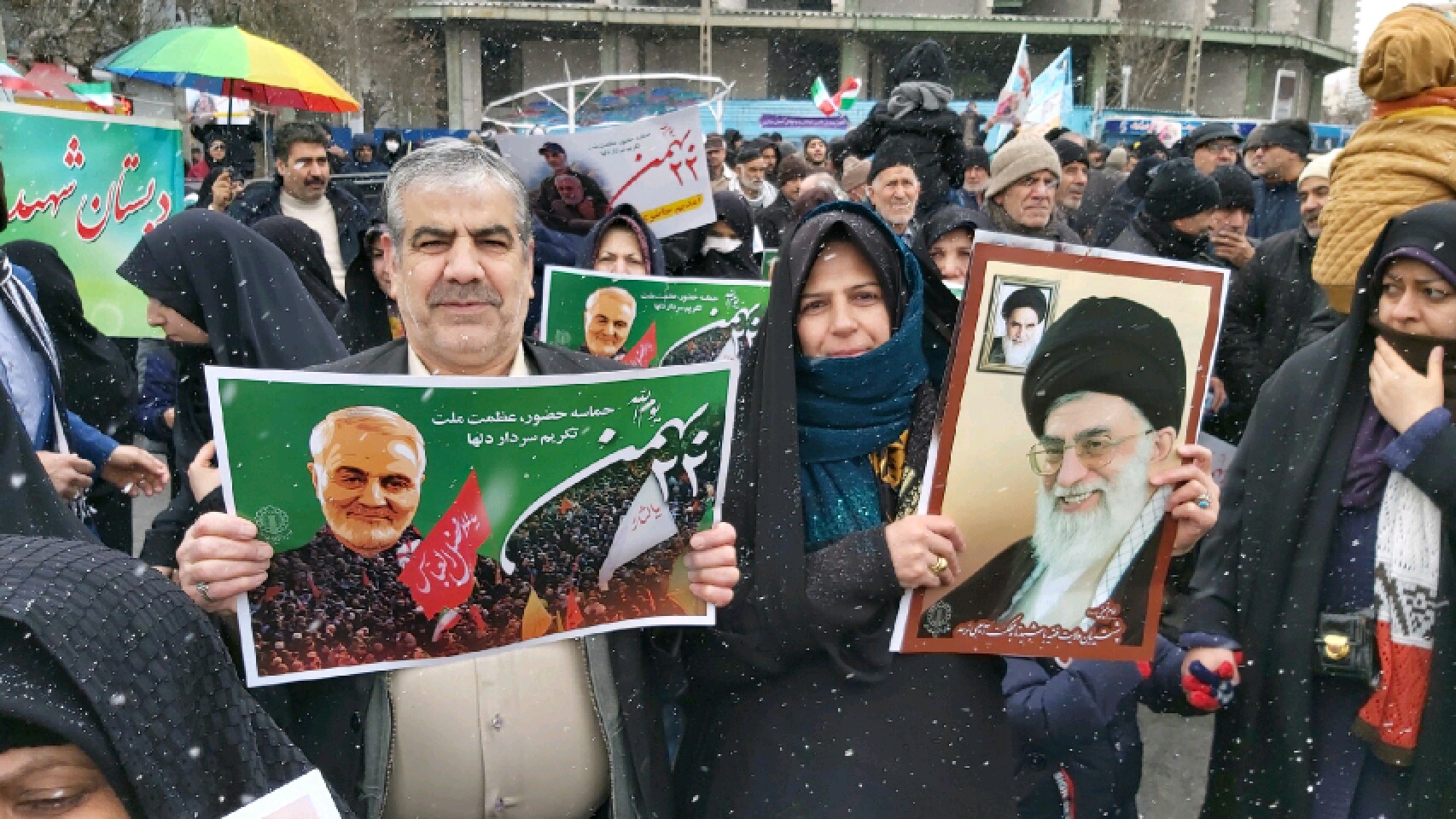 قدرشناسی مردم حاضر در راهپیمایی ۲۲ بهمن از حاج قاسم سلیمانی