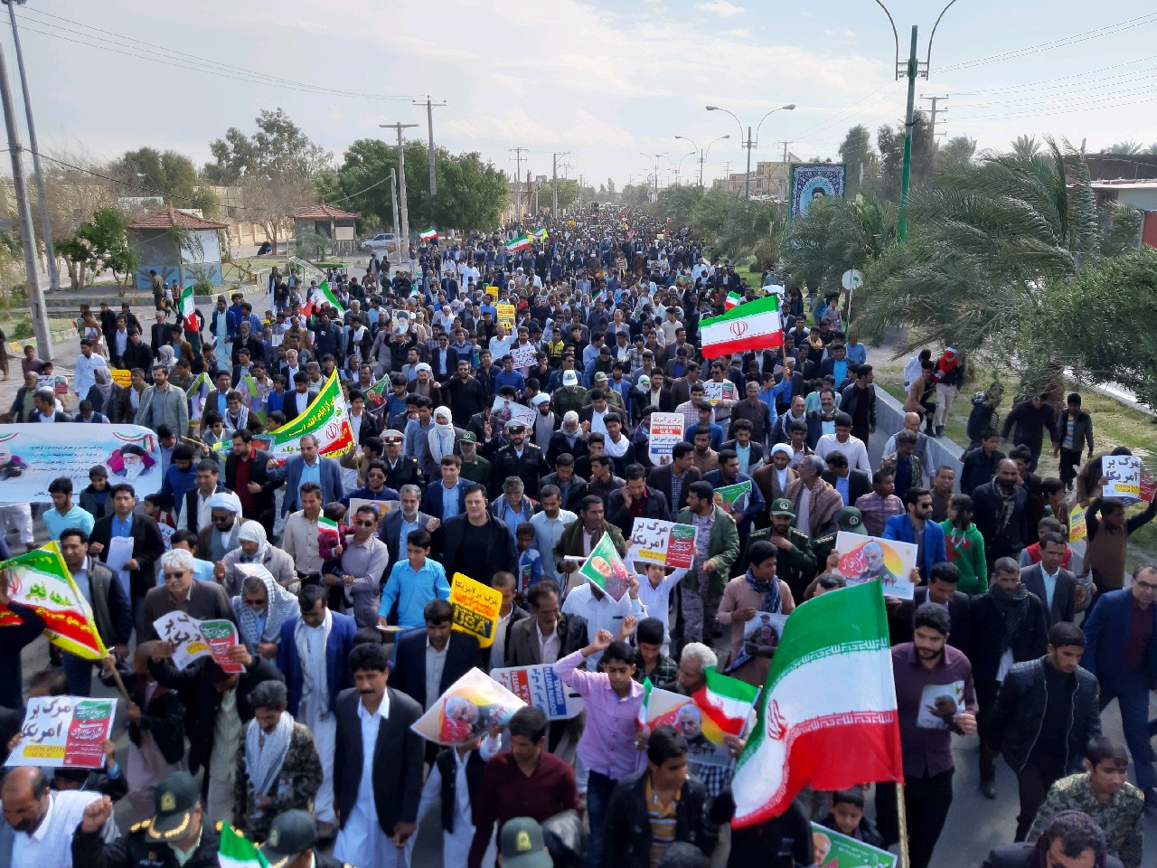 آغاز راهپیمایی ۲۲ بهمن در شهرستان&zwnj;های کرمان+ تصاویر