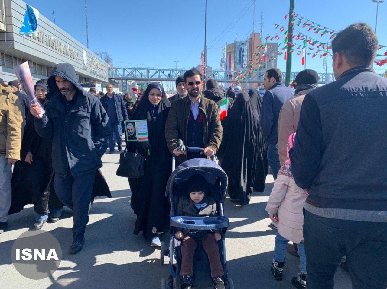 حضور وزیر ارتباطات در راهپیمایی ۲۲ بهمن