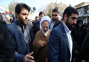 آیت‌الله جوادی آملی در راهپیمایی ۲۲ بهمن حضور یافت