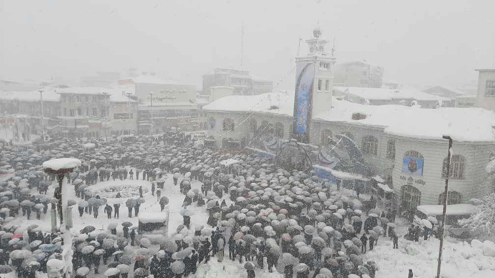 راهپیمایی با شکوه ۲۲ بهمن گیلان در زیر بارش برف