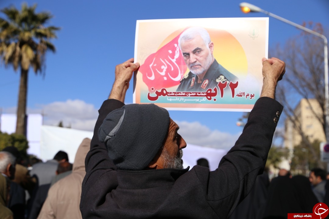 فارس به پاس پیروزی انقلاب در ۲۲ بهمن و به یاد سردار دل&zwnj;ها به پا خواست + تصاویر