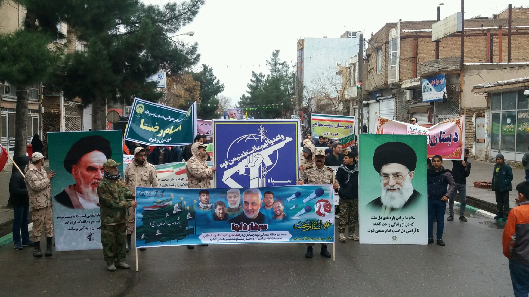 جلو&zwnj;هایی از حضور حماسی مردم سرخس در راهپیمایی ۲۲ بهمن