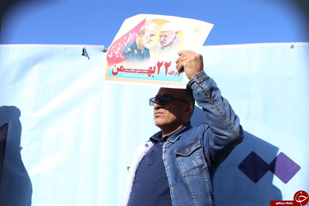 فارس به پاس پیروزی انقلاب در ۲۲ بهمن و به یاد سردار دل&zwnj;ها به پا خواست + تصاویر