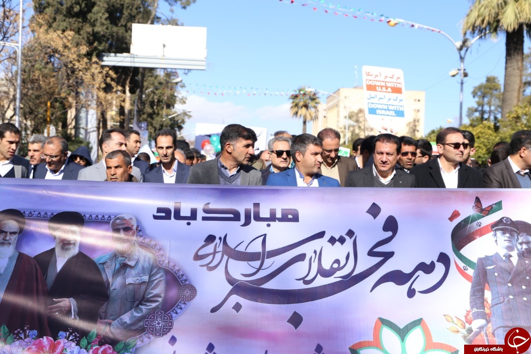 فارس به پاس پیروزی انقلاب در ۲۲ بهمن و به یاد سردار دل&zwnj;ها به پا خواست + تصاویر