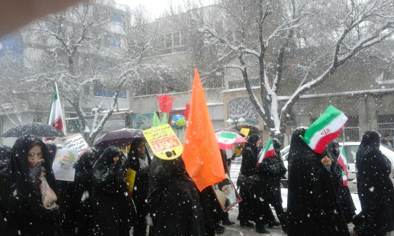 حماسه پرشور پیروزی انقلاب اسلامی در تبریز + فیلم