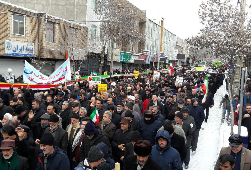 عکس&zwnj;ها و حاشیه&zwnj;های راهپیمایی ۲۲بهمن ۹۸ در استان آذربایجان شرقی