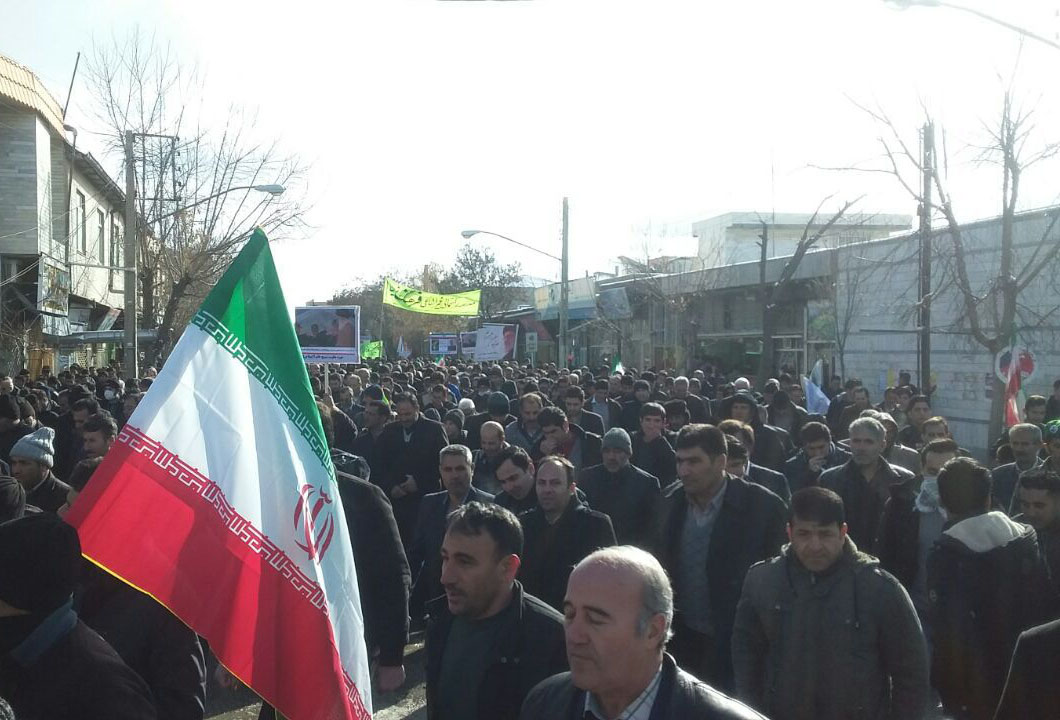 عکس&zwnj;ها و حاشیه&zwnj;های راهپیمایی ۲۲بهمن ۹۸ در استان آذربایجان شرقی