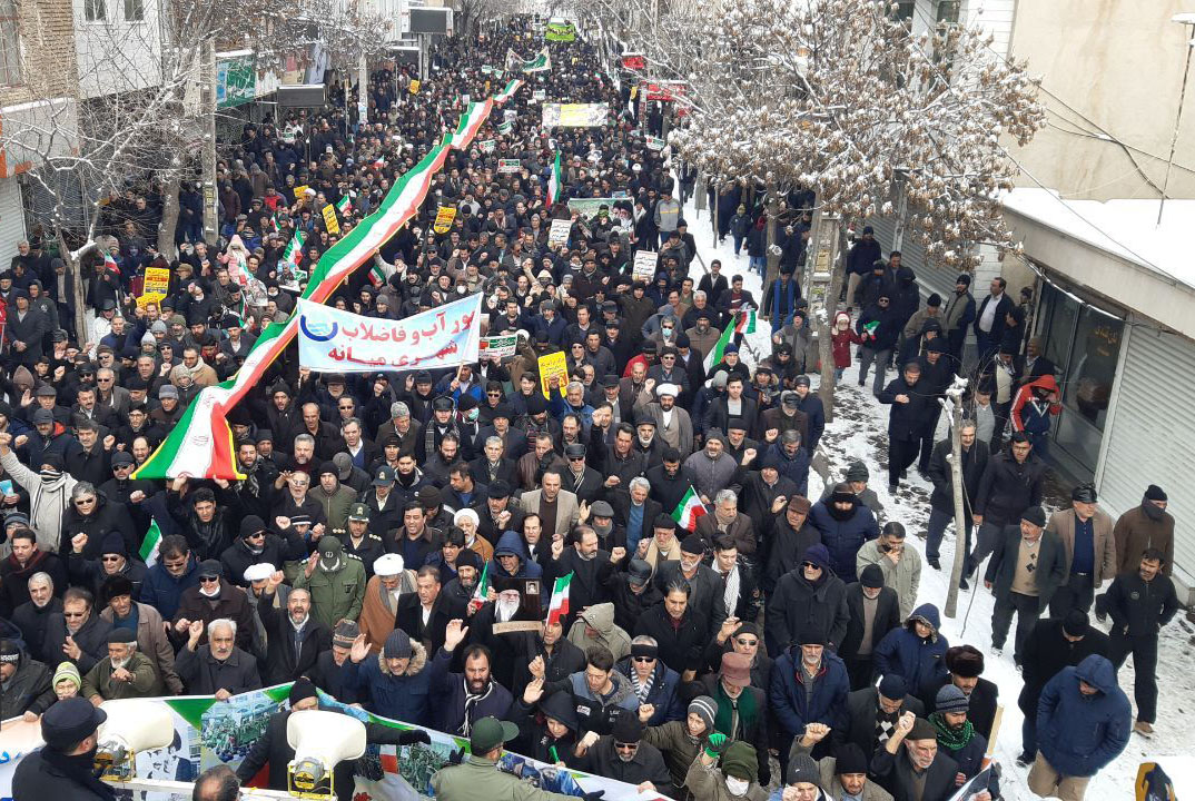 عکس&zwnj;ها و حاشیه&zwnj;های راهپیمایی ۲۲بهمن ۹۸ در استان آذربایجان شرقی