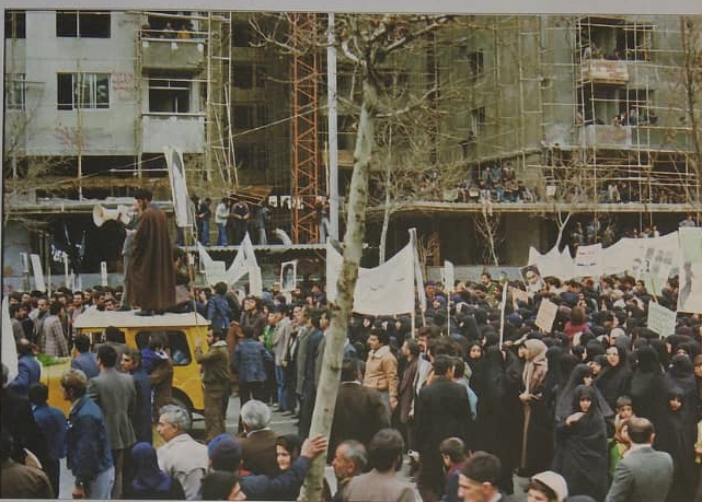 ناگفته&zwnj;های عکاس انقلابی از عکس&zwnj;هایی که هرگز چاپ نشد!