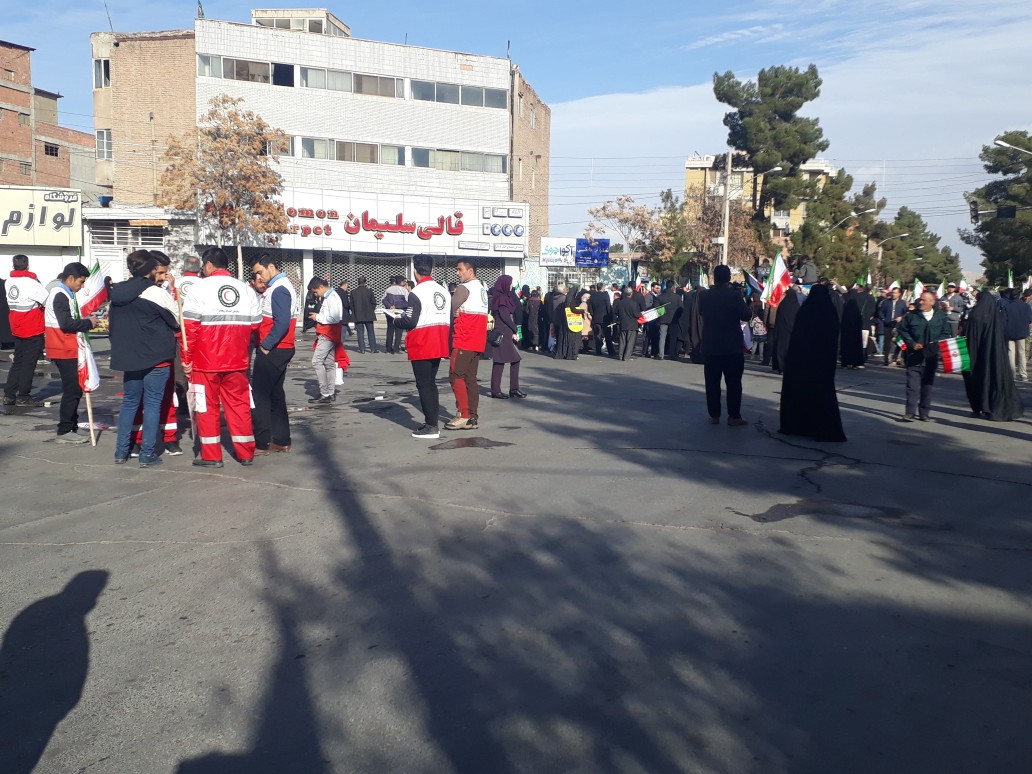 حال۳۷ نفر در راهپیمایی کرمان اورژانسی شد