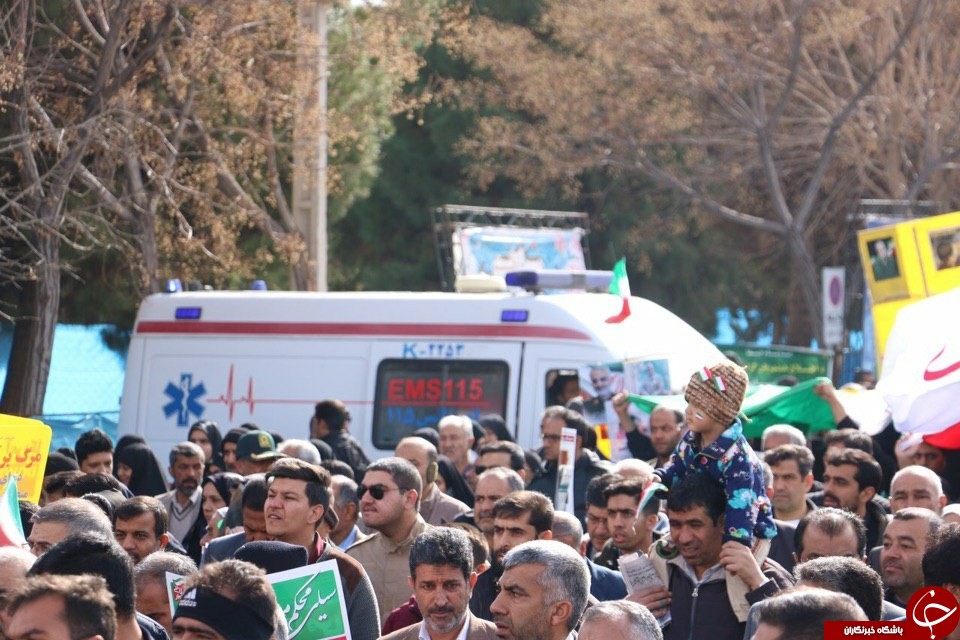 حال۳۷ نفر در راهپیمایی کرمان اورژانسی شد حال۳۷ نفر در راهپیمایی کرمان اورژانسی شد