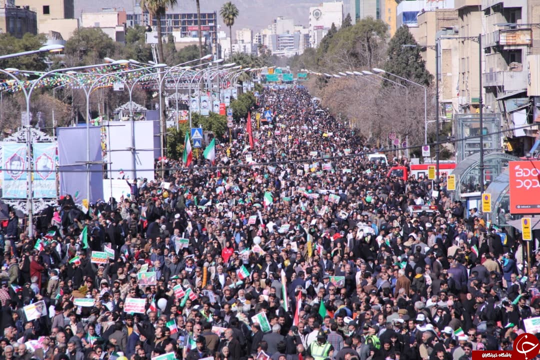 فارس به پاس پیروزی انقلاب در ۲۲ بهمن و به یاد سردار دل&zwnj;ها به پا خواست + تصاویر