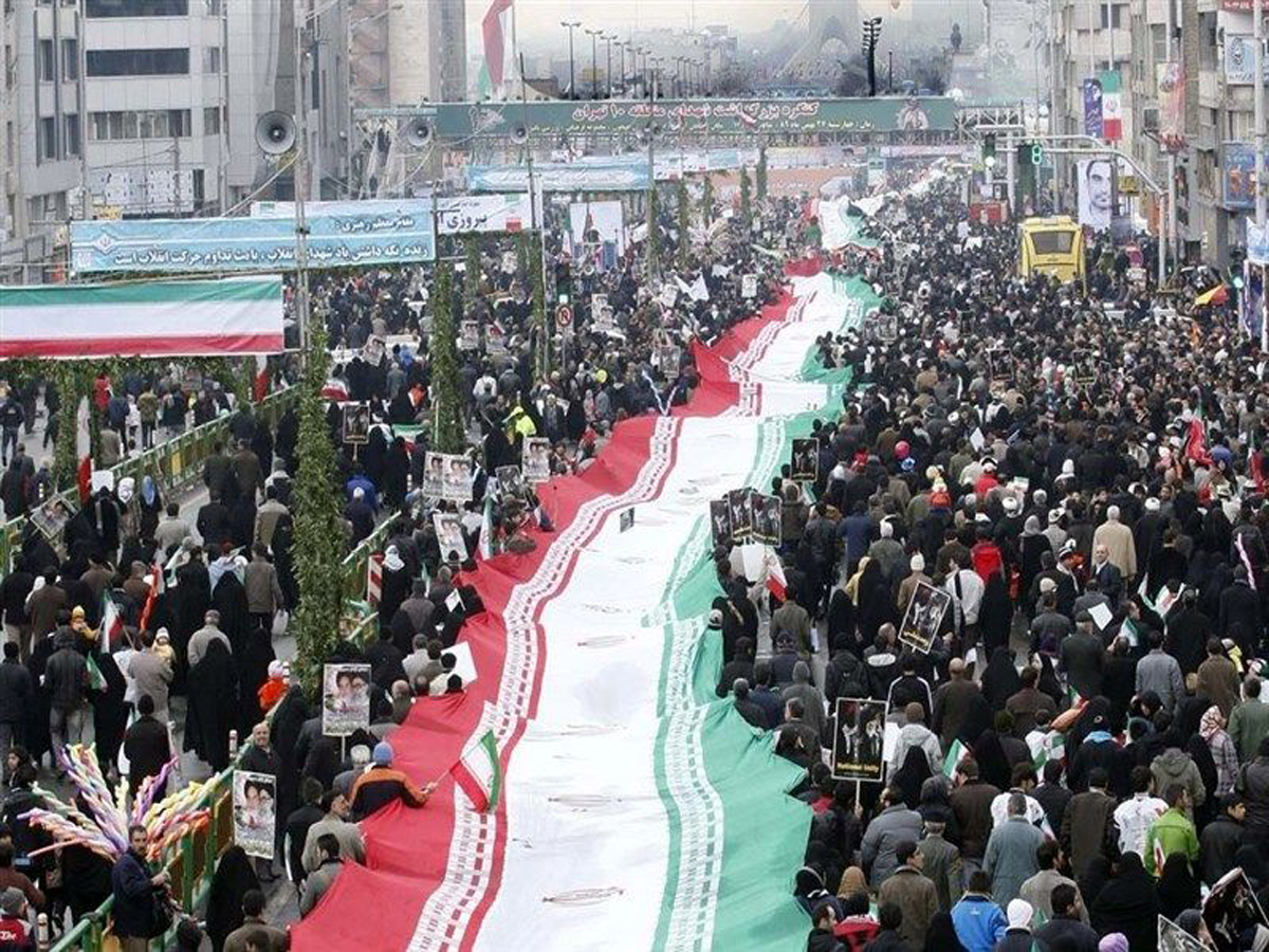 ماجرای درگیری قورباغه‌ها با سربازان کهکشانی در ۲۲ بهمن