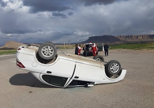 امداد رسانی به مصدومان حادثه واژگونی خودروی تیبا در اندیمشک