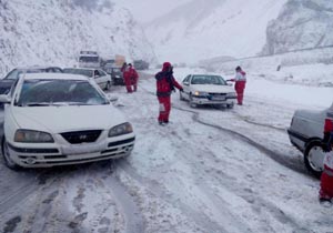 برفروبی ۸۰۶ کیلومتر از محور‌های کوهستانی مازندران