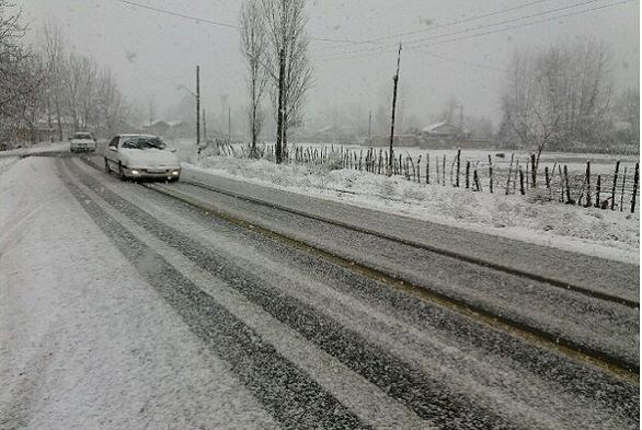 تردد در محور&zwnj;های استان&zwnj;های گیلان، زنجان، آدربایجان شرقی و اردبیل تنها با زنجیر چرخ