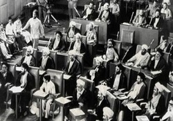 ماجرای جالب یک «آقای نماینده» در راهپیمایی ۲۲ بهمن + فیلم