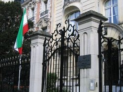 برخی نهادهای فرانسوی در تحریم دارو بدتر از آمریکا عمل می&zwnj;کنند