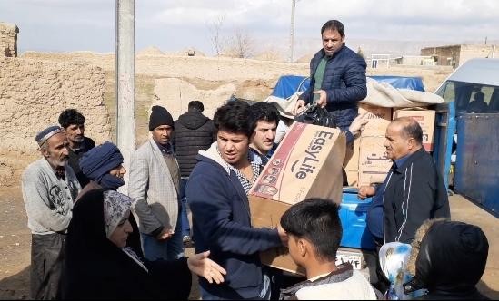 اقدام خیرخواهانه نایب قهرمان کشتی جهان در روستا&zwnj;های مرزی ایران+ عکس
