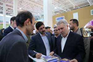 بازدید وزیر میراث فرهنگی، گردشگری از بخش نمایشگاهی خراسان شمالی