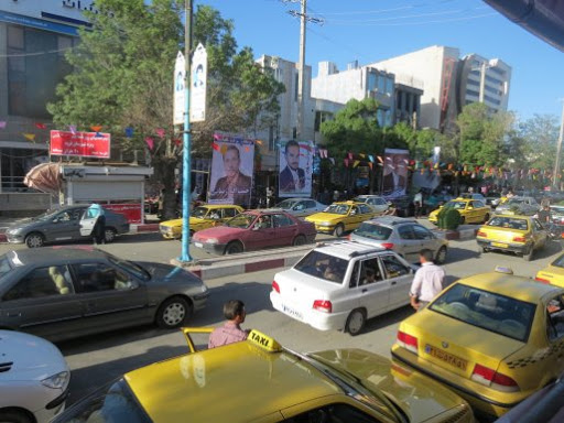 شهر رنگ و بوی انتخابات می دهد / تبلیغ از دنیای مجازی تا کوچه و پس کوچه های شهر