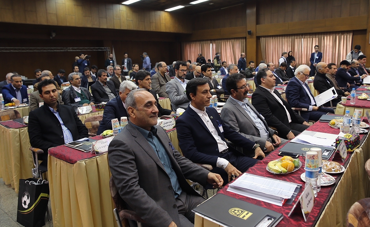 عضو مجمع فدراسیون فوتبال: نماینده چند کاندیدا زنگ زدند تا قرار ملاقات بگذاریم